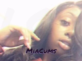 MiaCums