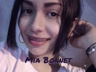 Mia_Bonnet