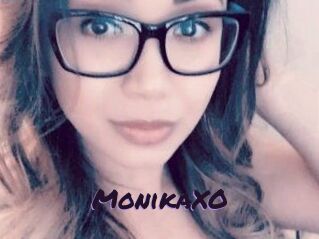 MonikaXO
