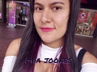 Mia_joones